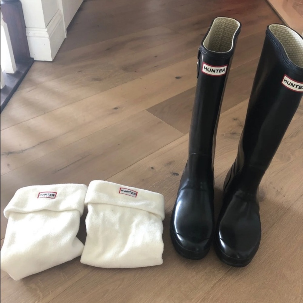 Hunter boots size 9 with socks